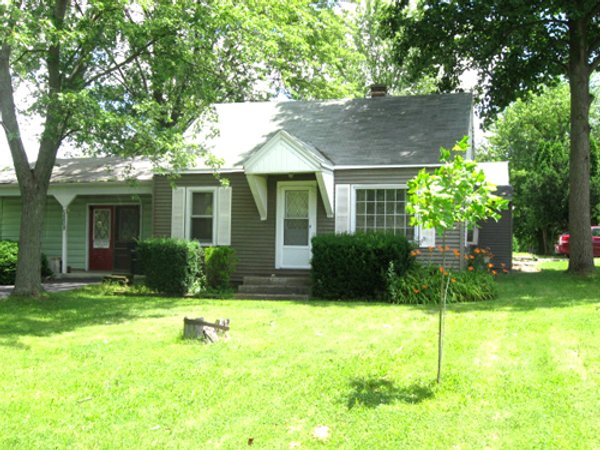 2 Bedroom Home Auction - No Reserve